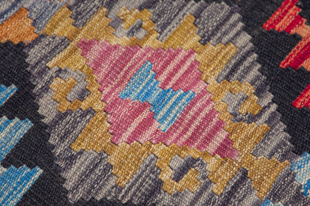 ESMA 7.9 x 5.7 ft - 243 x 174 cm