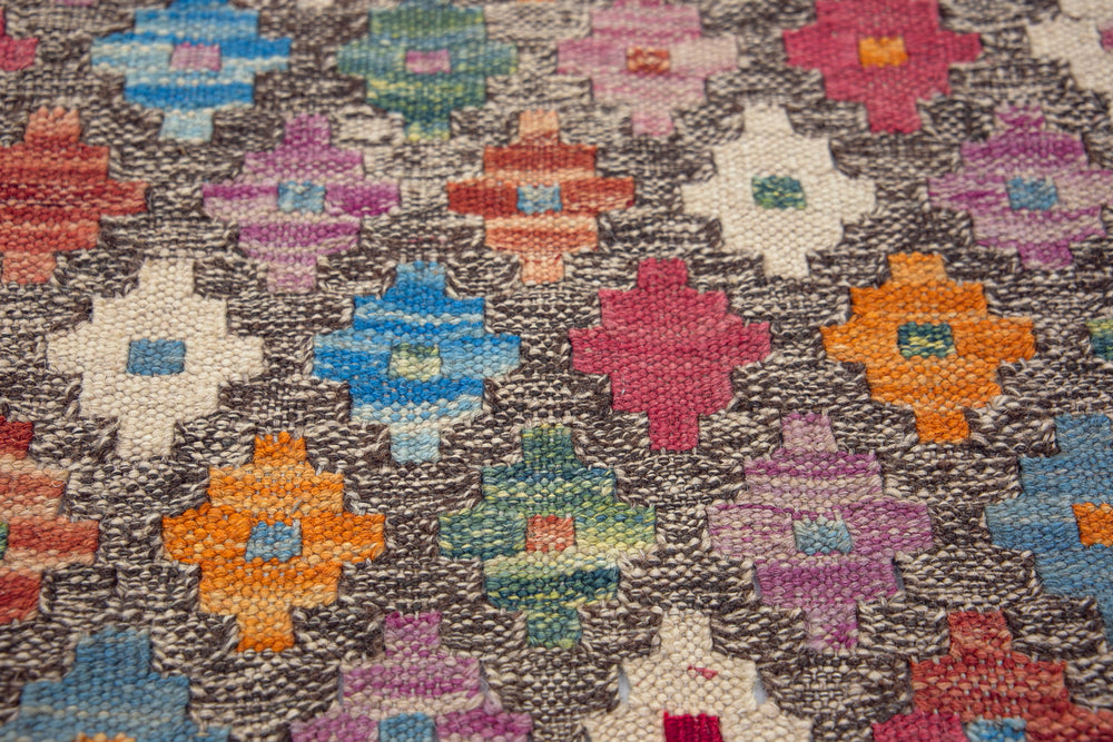 HURAM 5.9 x 4.1 ft - 181 x 128 cm