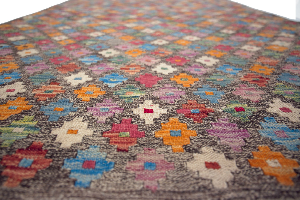 HURAM 5.9 x 4.1 ft - 181 x 128 cm