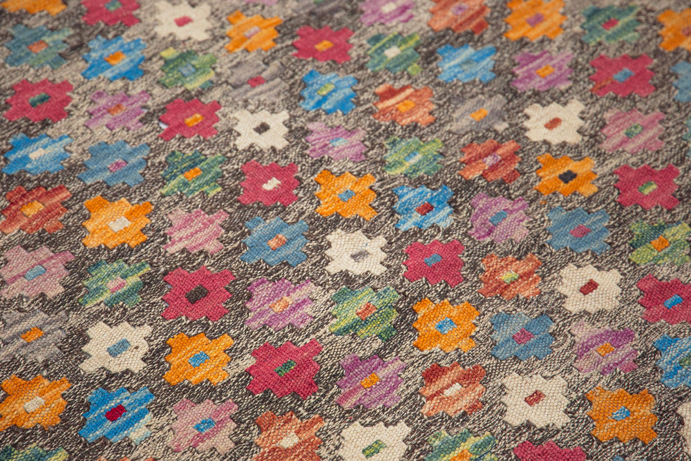 HURAM 5.9 x 4.1 ft - 181 x 128 cm
